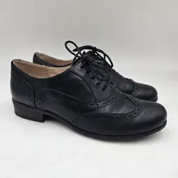 Clarks Womens Sz 8 Brogue Lace Up Black Leather Shoes Oxfords Comfort Wingtip