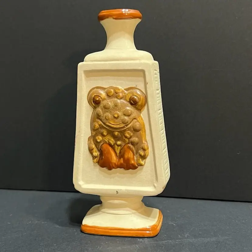 Cute Froggie Bud Vase ~5.75β x 2.5β x 1.25β