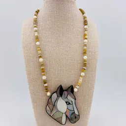 Amazing Vintage Lee Sands Mother Of Pearl And Shell Inlaid Horse Pendant Necklace W/ Heishi Beads 10”