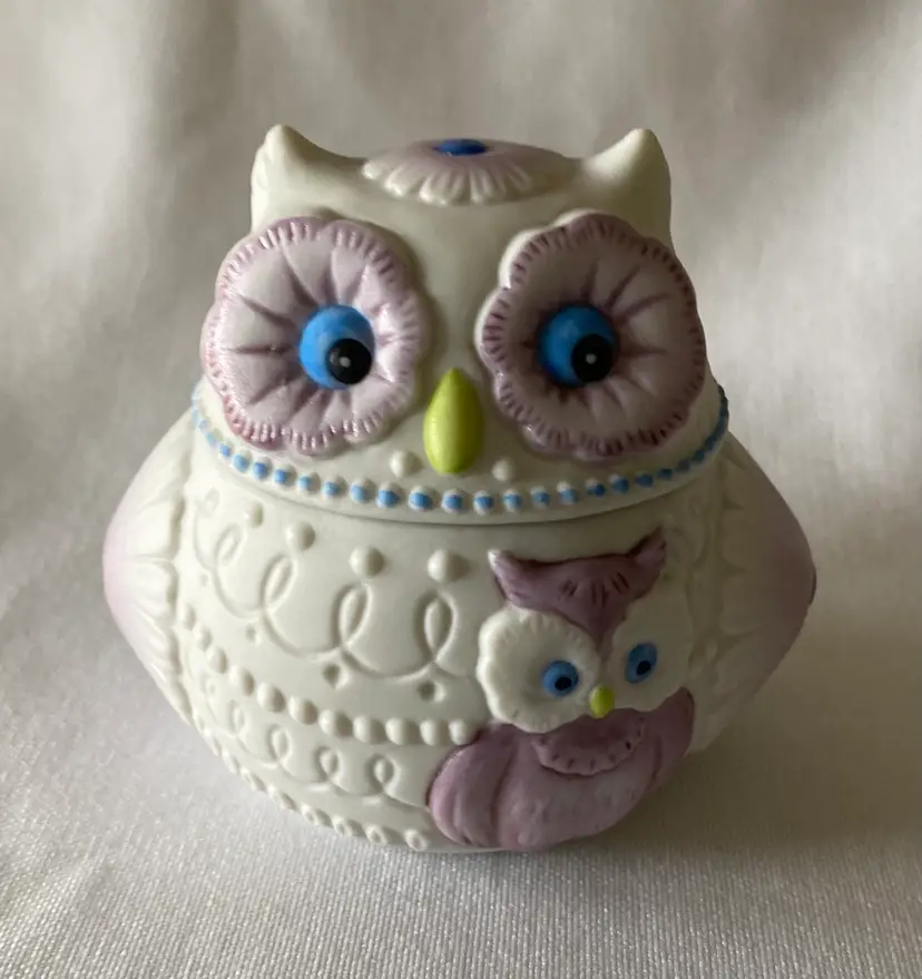 ADORABLE Vintage LEFTON Hand Painted Bisque Porcelain Owl Trinket Box