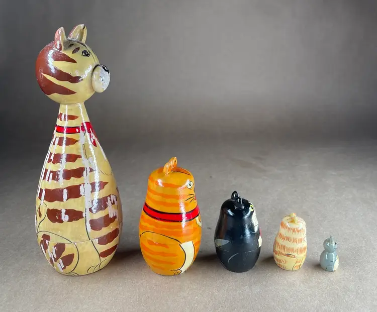 Hand Painted Wooden Nesting Dolls Cats with  Mouse