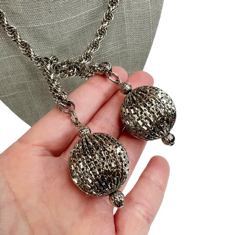 Silver Tone Thick Twisted Rope Chain Capped Ornamental Balls Lariat Necklace