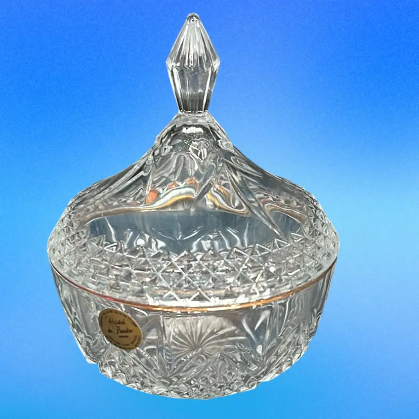 This is a Cristal de Flandre lidded candy dish.