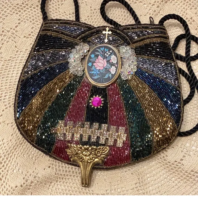 #01 Upcycled Beaded Purse Vintage