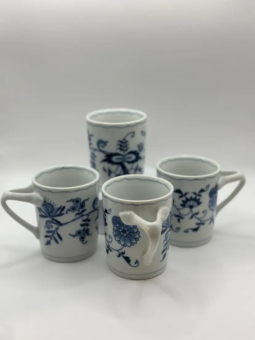 Vintage Unique Onion Pattern  Blue And White Floral Ceramic Mugs, Set Of 4, Classic Design, By Danube, Made In Japan