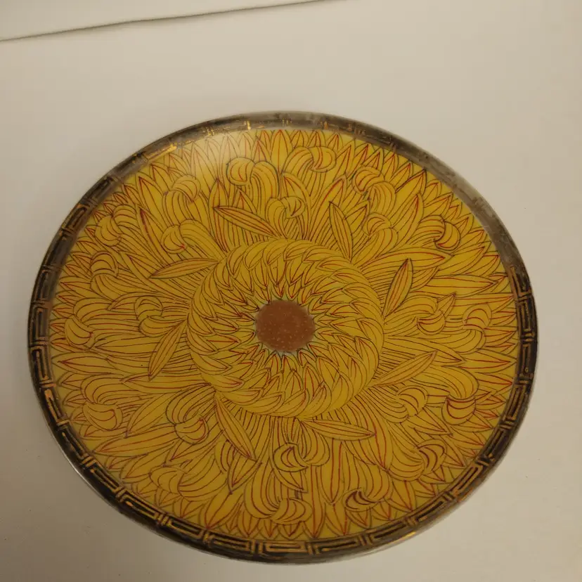 Japanese Kutani style dish. 1920's. Chrysanthemum design. 4.75 diameter. No chips or cracks.