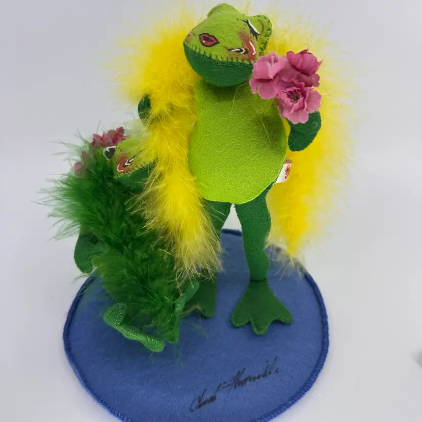 Vintage Annalee Fabulous Floozy Frogs Boa Signed Charles Thorndike 1998
