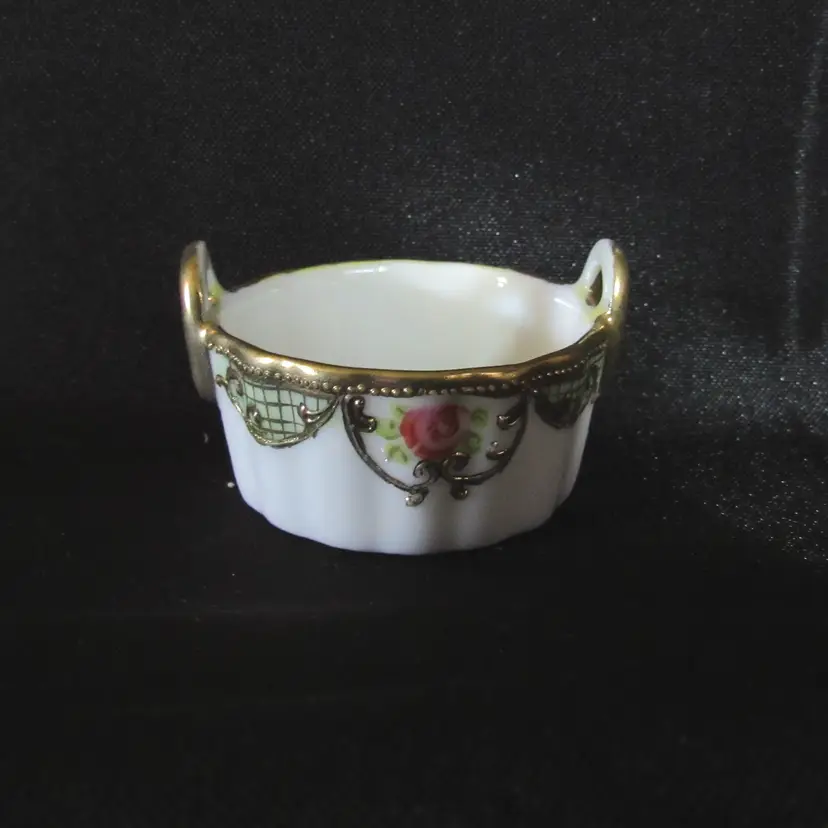 16) Porcelain Open Salt Cellar w/ Handles - Nippon