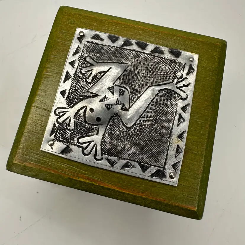 Wooden Trinket Box With Silver Tone Etched Lid Frog