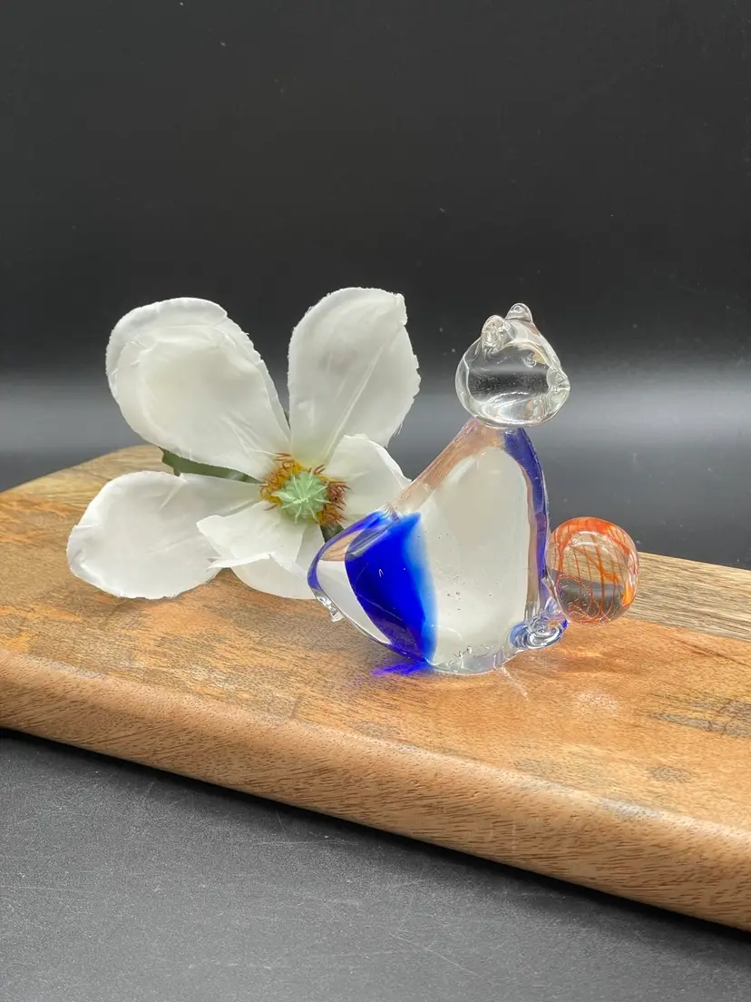 Blown Glass Cat With A Yarn Ball Paperweight W/a Few Flea Bites