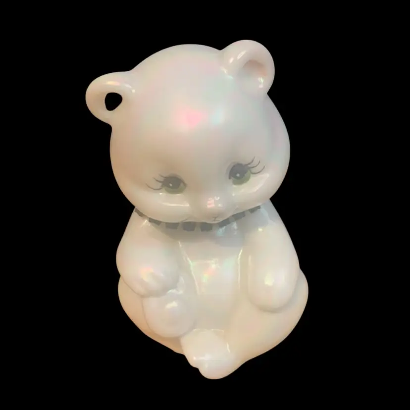 Fenton White Opalescent Bear W/Green Necklace Signed A Meeks 3.5 X 2