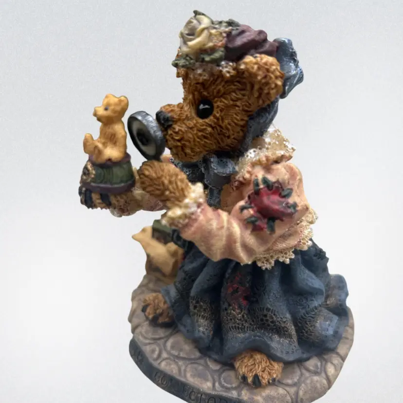 #01 1997 Boyds Bears & Friends The Collector 20th Anniversary Edition Figurine Style #227707