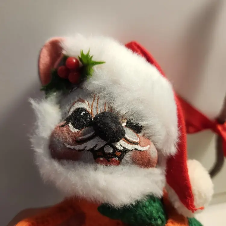 Vintage Annalee Mr. Santa Mouse with sack and hat 1987