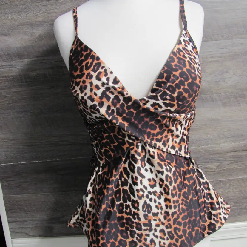 NINE WEST LADIES LEOPARD BATHING SUIT TOP LARGE NWT