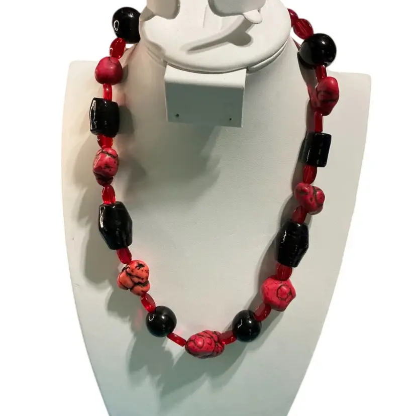 Art Glass Red & Black Beaded Necklace 20β KK27