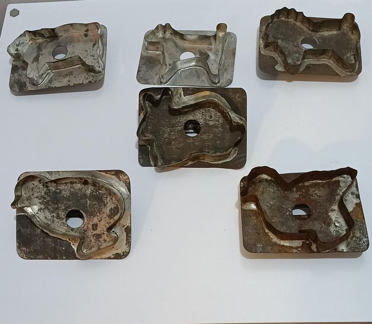 Vintage Tin Cookie Cutters Collection; Set Of 6; Cow, Bunny, Dog, Bird, Lion, Chick