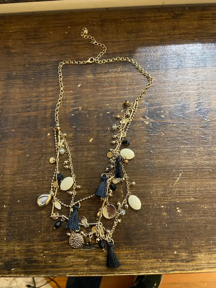 Avon Necklace Lot Of 4