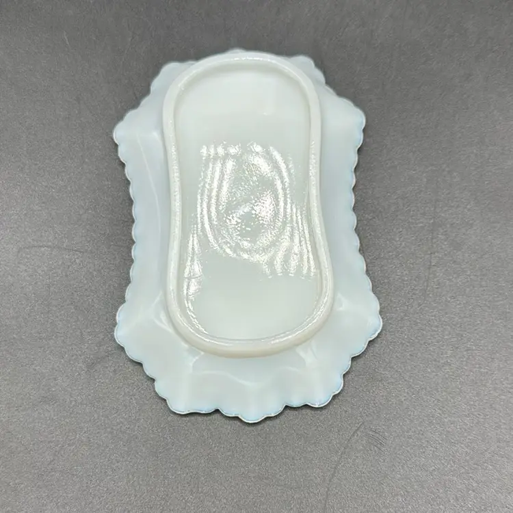 C.1800’s ANTIQUE MILK GLASS SOAP DISH/TRINKET DISH 4”