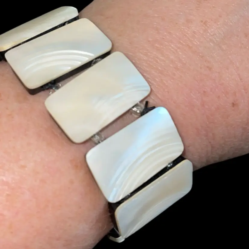 032 Mother-Of-Pearl Laminated On Thermostat Melamine Stretch Bracelet