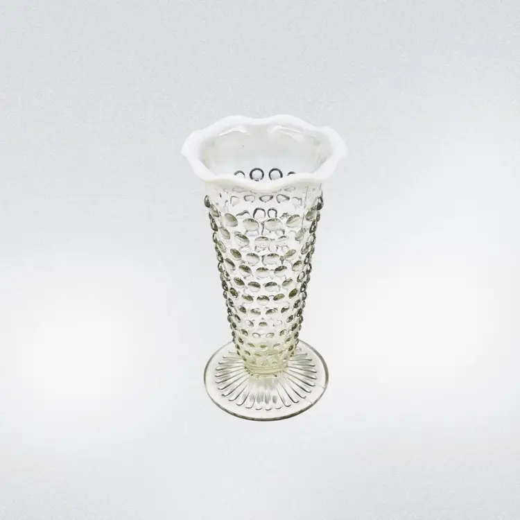 Moonstone Tulip Vase 
White Opalescent




Fall Autumn Harvest Thanksgiving 
Halloween Christmas Party Celebration Gift