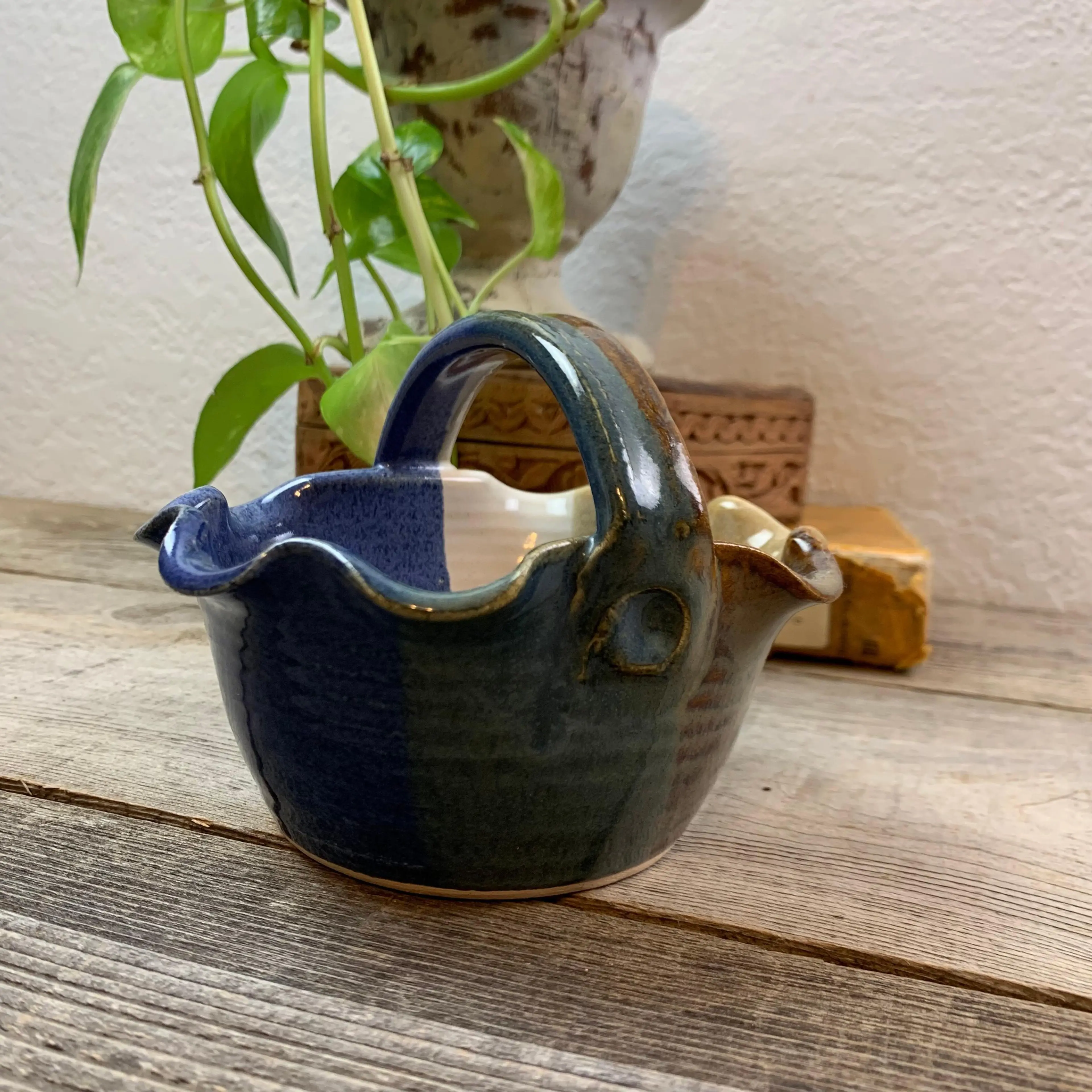 Image 2 of 8