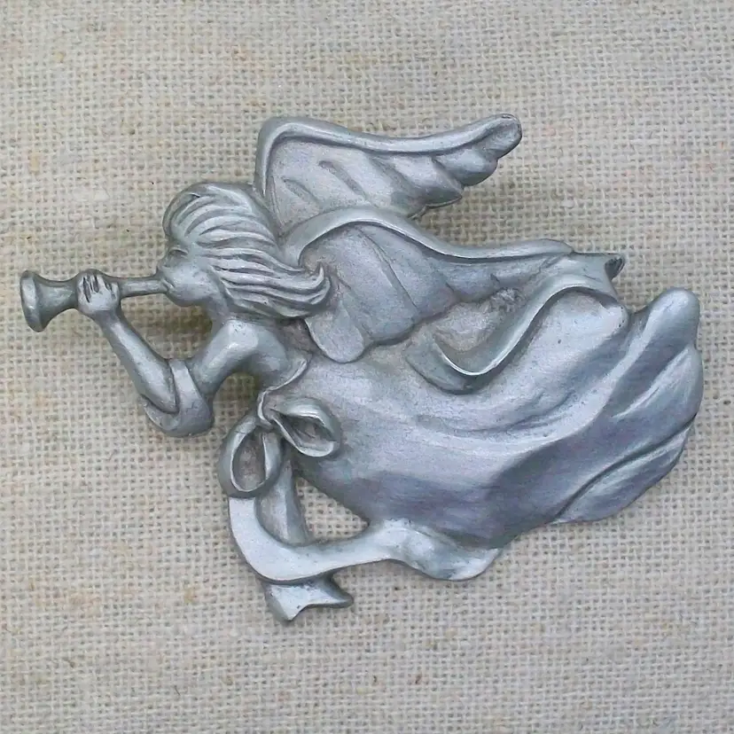 Vintage 1992 Seagull Canada Pewter Trumpet Angel Brooch Pin
