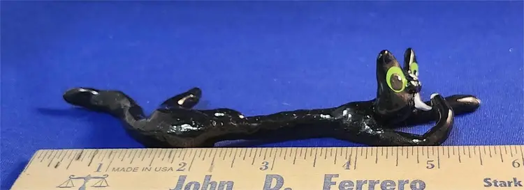 Noodle Cat Sculpture - Bathing Cat