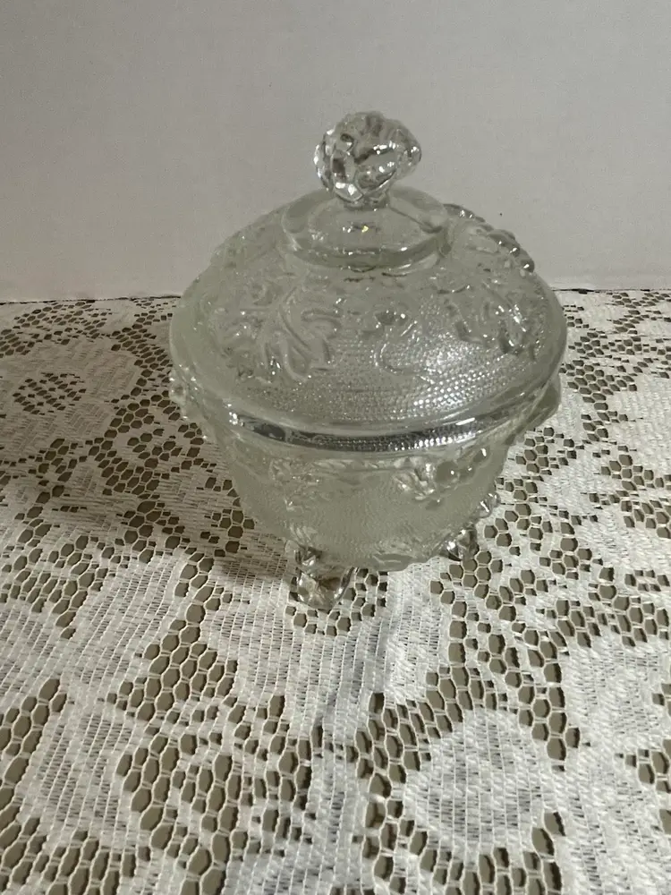 Vintage Jeanette Stain Glass Footed Candy Bowl Grape Vineyard Clear 6”x4”