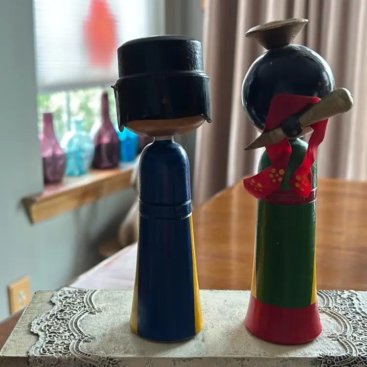 Kokeshi Pair Bobble Head Japanese Dolls