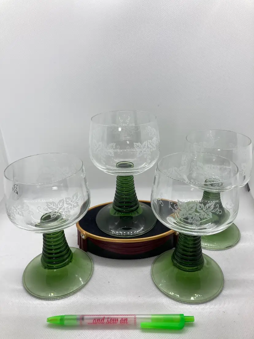 VTG Luminarc Green Stem, Rib Beehive Roemer Wine Glass