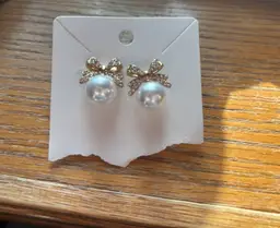 PEARL AND GOLD BOW EARRINGS