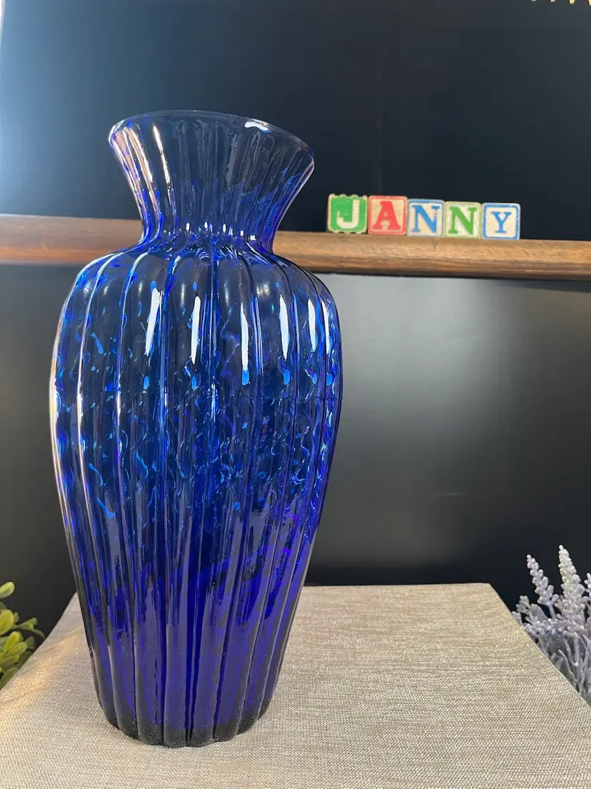 Pilgrim Glass-Made in the USA-Stunning Cobalt Blue Optic Swirl 12" Vase