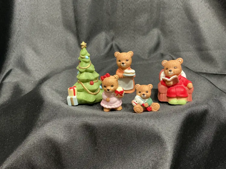 #1 HOMCO Bear Family