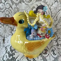 010 Vintage Yellow Ceramic Duck Assemblage 7" X 7.5" X 4"