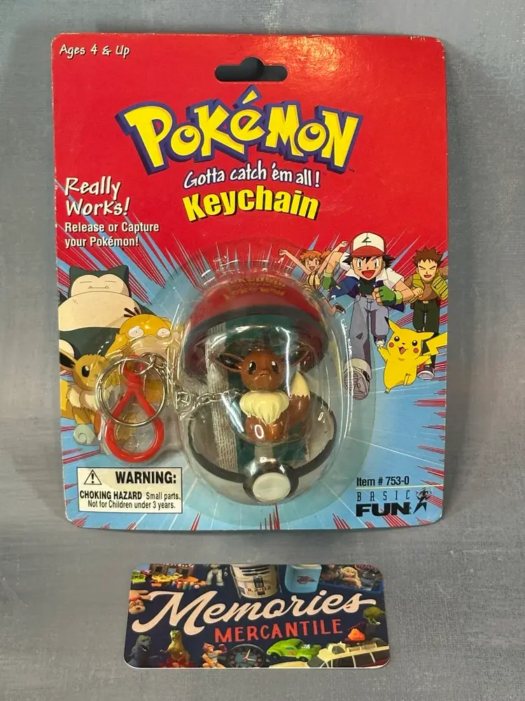New/Sealed Vintage 1999 Pokemon Eevee Keychain