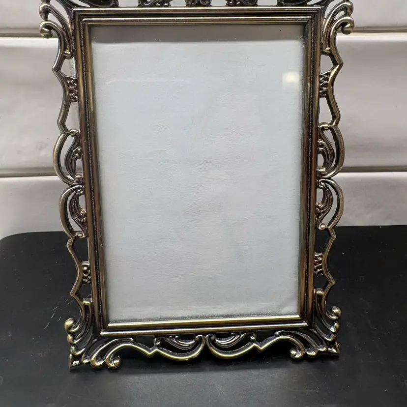 Vtg 3X 5 Silver Tone Metal Picture Frame Ornate Scroll Filigree Easel Back