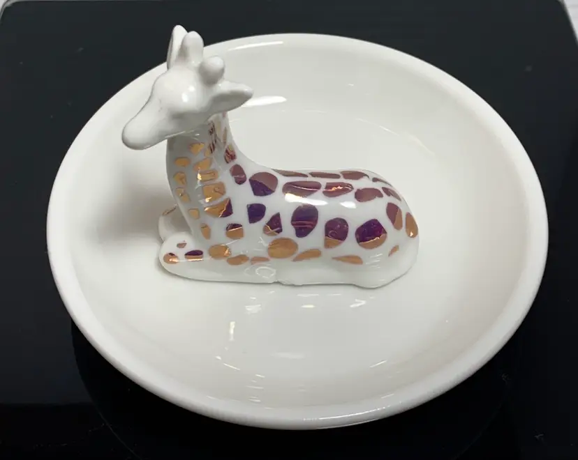 Giraffe Porcelain On Trinket Dish White Gold 4” Across