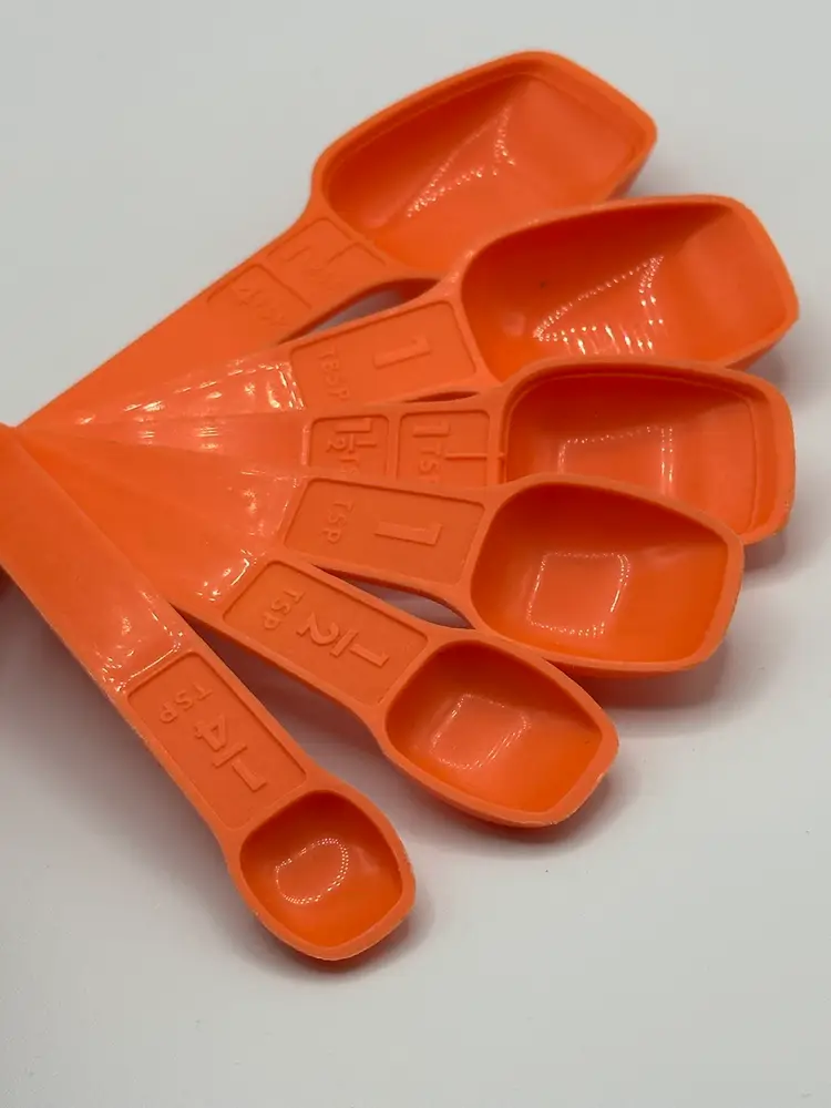 Vintage Tupperware Nesting Measuring Spoons Set of 6 with Ring, Burnt Orange
