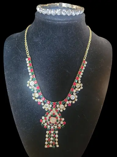 Last chance for Christmas brooches $5 starts