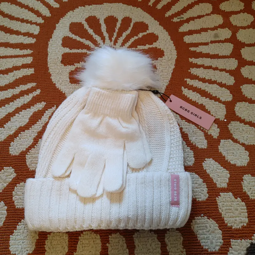 #01 - Hat- BCBG Girls cream hat and gloves. NWT.