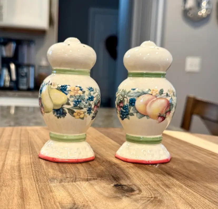 Vintage Avon Pedestal Salt & Pepper Shakers