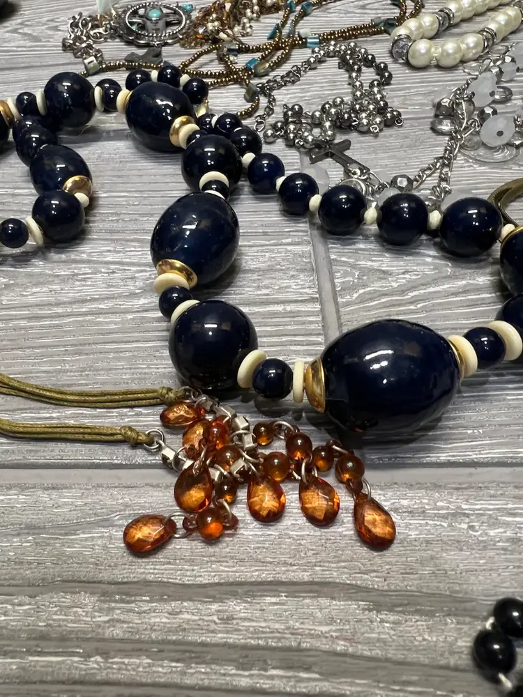 Necklaces Lot of 18 Assorted Fashion Costume Jewelry