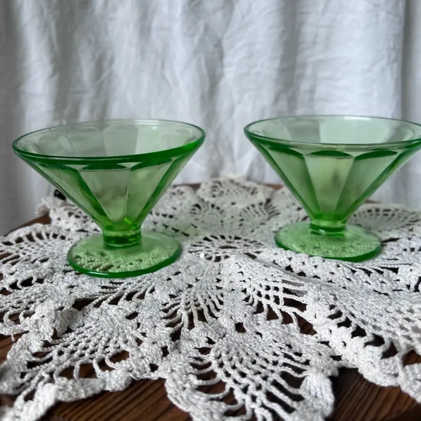 FEDERAL GLASS CO SHERBET GLASSES BLOCK OPTIC URANIUM GLASS *GLOWS*