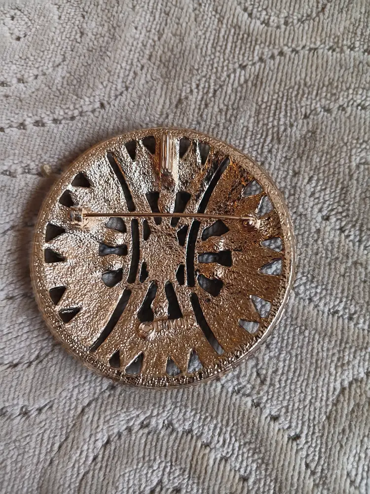 Vintage Emmons Round Brooch/Pendant with Coral, Green & Orange Stones