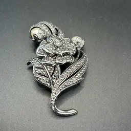 Gorgeous Kenneth J Lane For Avon Brooch KJL Silver Tone Pearl Floral. 2 3/4” Long