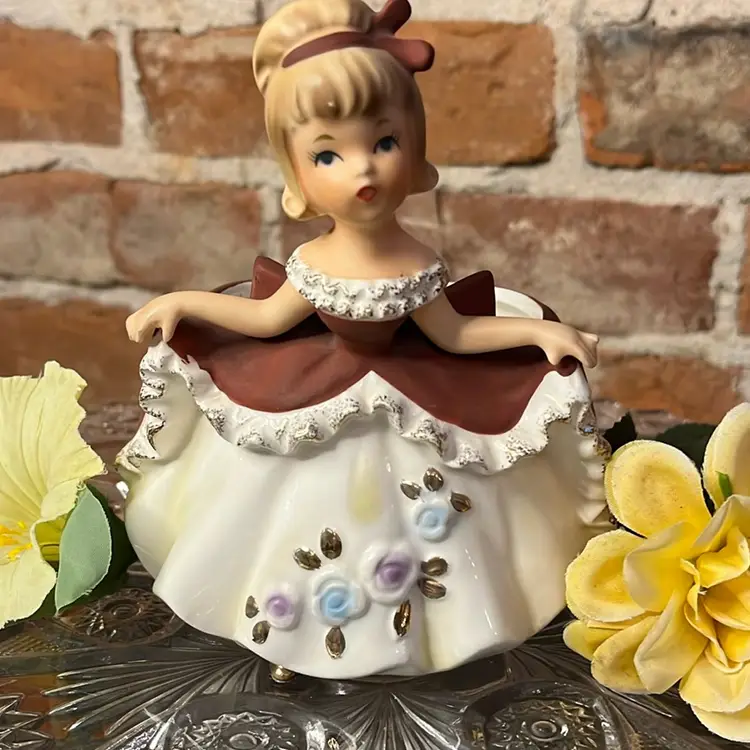 Vintage 1950’s Relpo Planter. Brown Dress.