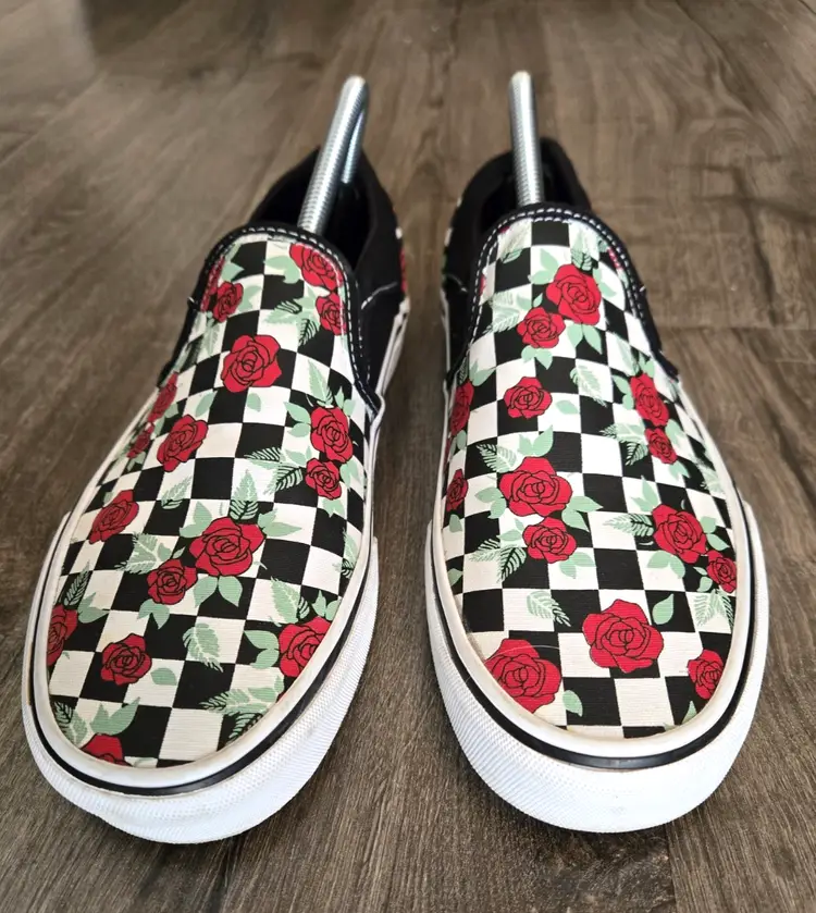 Vans Slip-On Checkerboard Red Rose Print Black White Skate 721356 US Size 9.5