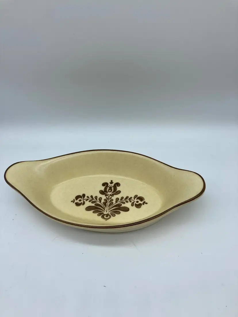 Pfaltzgraff USA "Village Pattern" 22 OZ AU Gratin-Oven & Microwave