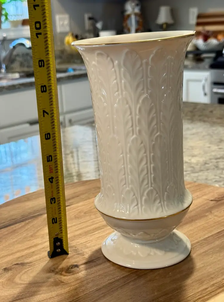 Lenox Fine Porcelain  9.5” Vase