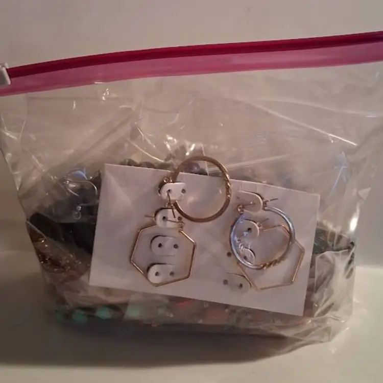1 Lb. Jewelry Grab Bag 16
